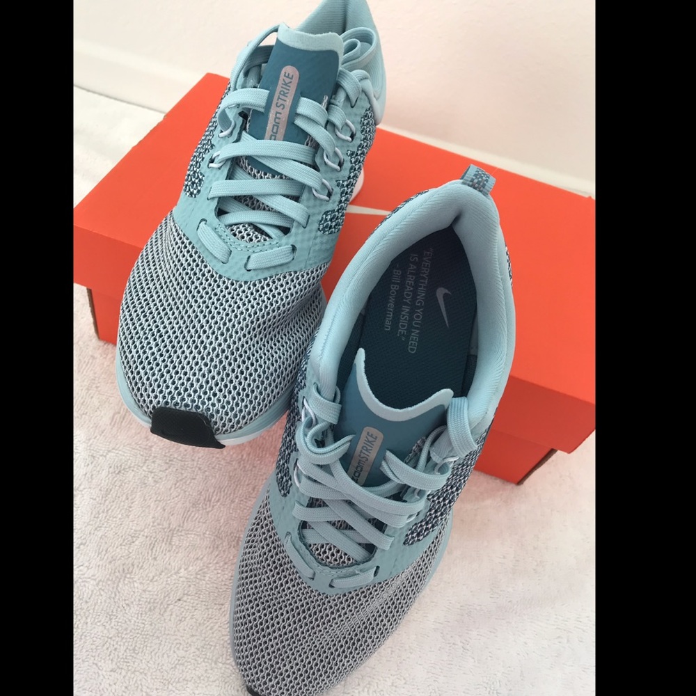 Women’s 🌸 Nike zoom strike shoes 🌸 - Picture 3 of 5